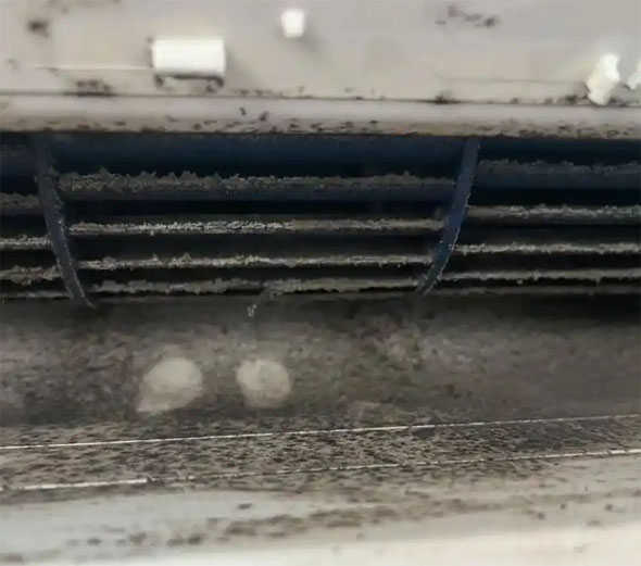 银川空调吹的风有股烧焦味是怎么回事